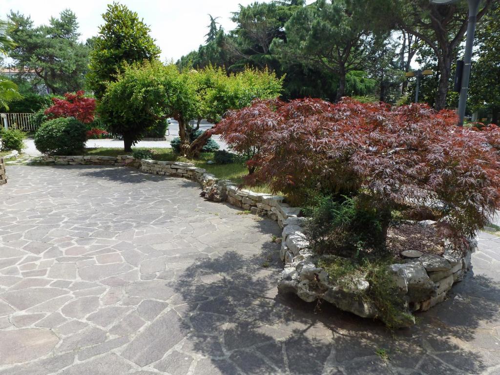 Lanterna Hotel 2*